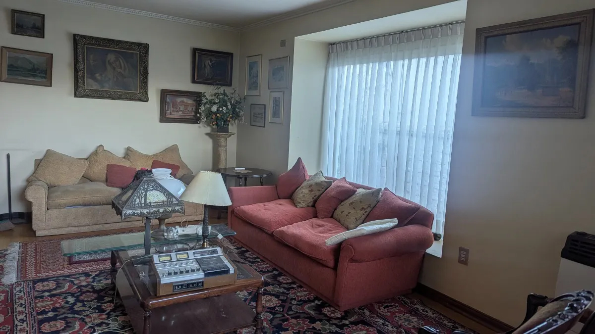 VENTA / Casa en Los Domínicos / 3 baños / 5 dormitorios - Imagen 2