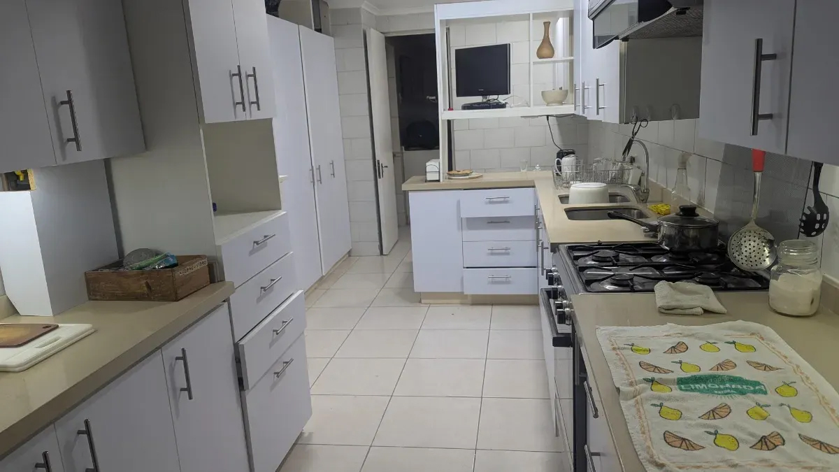 VENTA / Casa en Los Domínicos / 3 baños / 5 dormitorios - Imagen 4